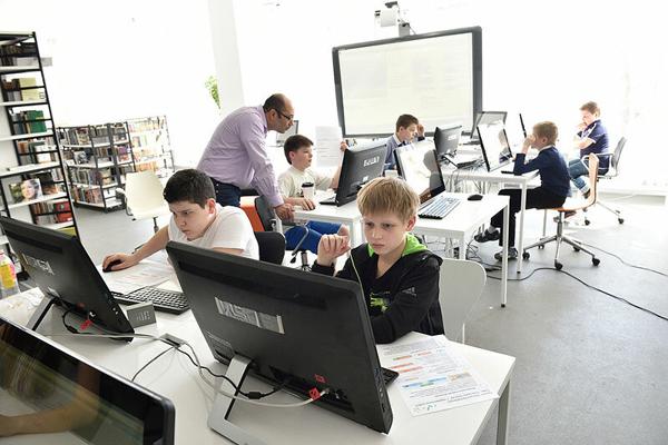 Московский институт электронной техники, Центр компьютерного обучения, Москва