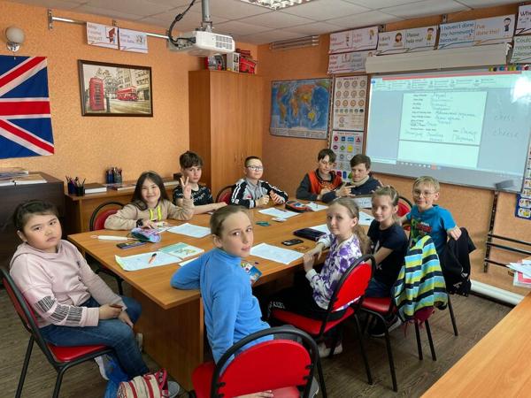 Студия изучения английского языка, Кола