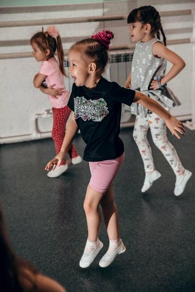 1Dance studio, Мирный