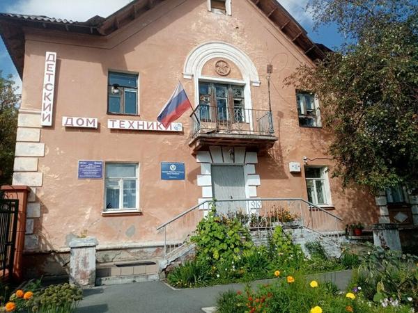 Детский дом техники Нефтяник, Омск