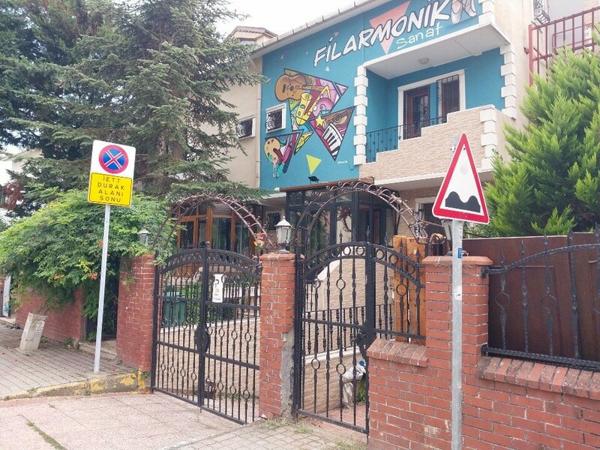 Filarmonik Sanat Akademisi, Стамбул