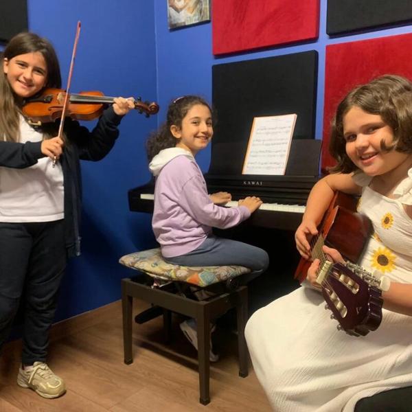 Gitarist Sanat, Стамбул