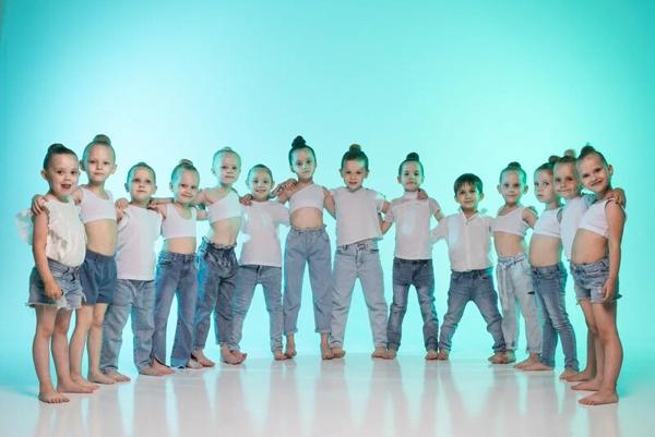 Dance Kod, Аксай