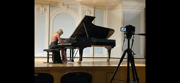 Lovepianolessons, Анапа